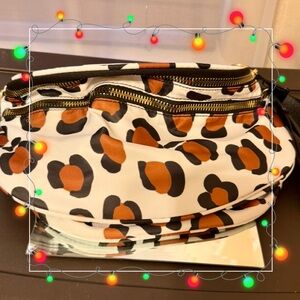 Chic Leopard Pattern Crossbody Bag